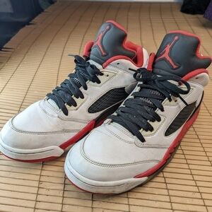 NIKE AIR JORDAN 5 RETRO LOW FIRE RED 2016 red. Men's SIZE 12 819171-101